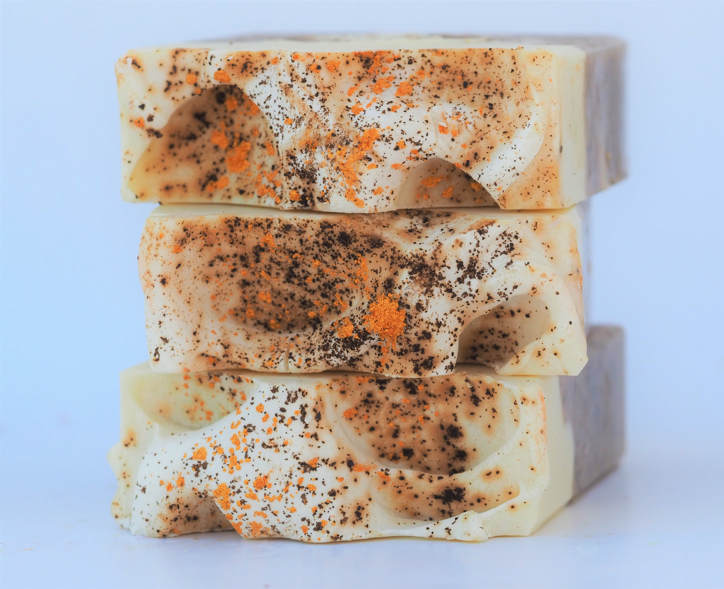 Exfoliating soap bar made with real coffee grounds and a rich espresso scent. Moisturising and luxury skincare. Made in Spain. Olive oil included.