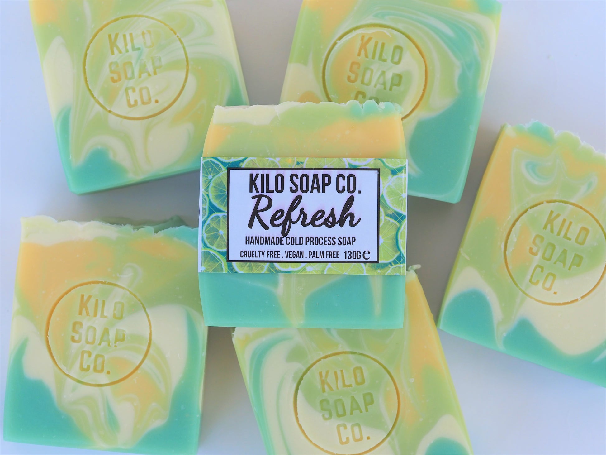 Refresh Handmade Artisan Soap Bar with invigorating citrus and minty spearmint, featuring lime, lemon, eucalyptus, and sugar. A vegan-friendly soap that refreshes and revitalizes the skin, leaving it soft and smooth. Made in Spain.